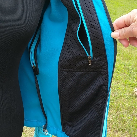 L. L. Bean Lightweight Jacket - Picture 9 of 13